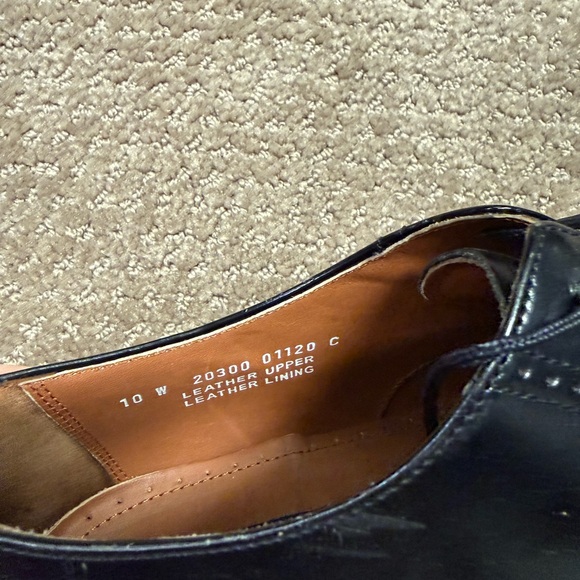 Johnston & Murphy Classic Black Leather Men's Dress Shoes - Picture 8 of 8